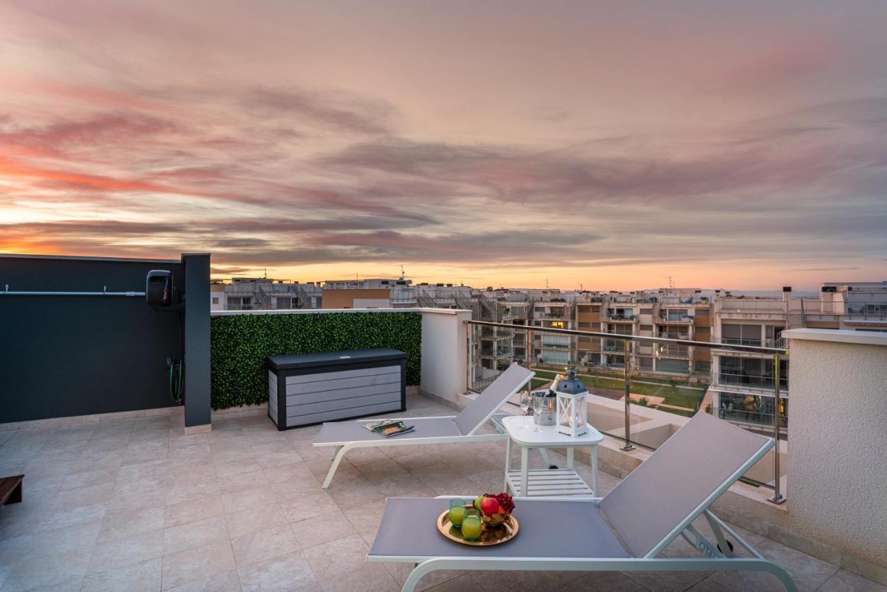 Apartamento La Zenia Cocoon - Luxury Penthouse With Jacuzzi, 2 Pools, Indoor Heated Pool, Sauna, Gym, Playstation Dehesa de Campoamor  Exterior foto