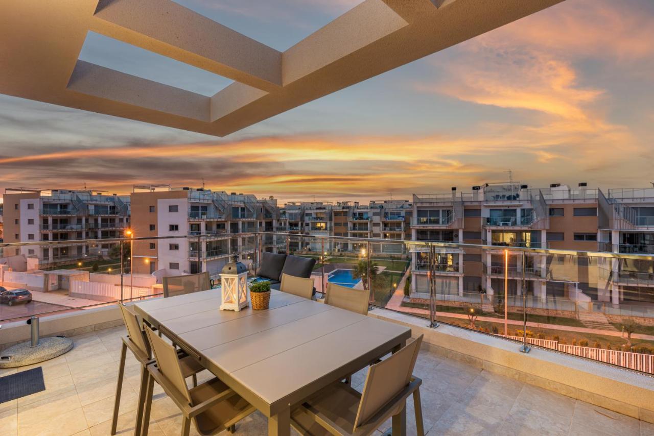 Apartamento La Zenia Cocoon - Luxury Penthouse With Jacuzzi, 2 Pools, Indoor Heated Pool, Sauna, Gym, Playstation Dehesa de Campoamor  Exterior foto